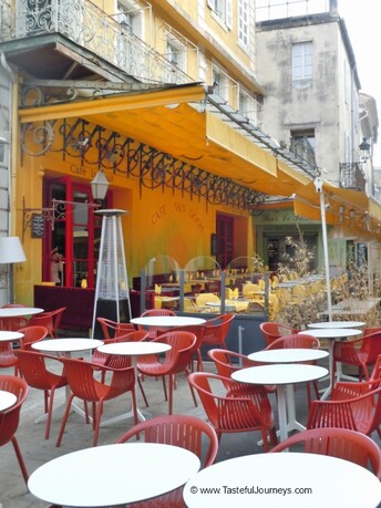 Van Gogh Cafe in Arles Picture